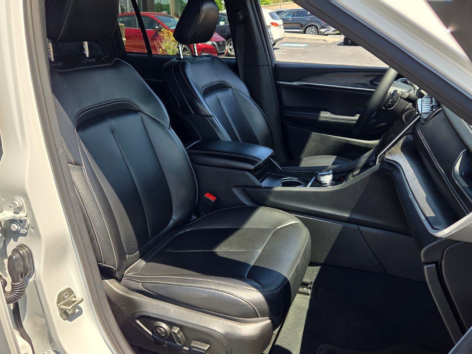 Used 2024 Jeep Grand Cherokee Limited image 18