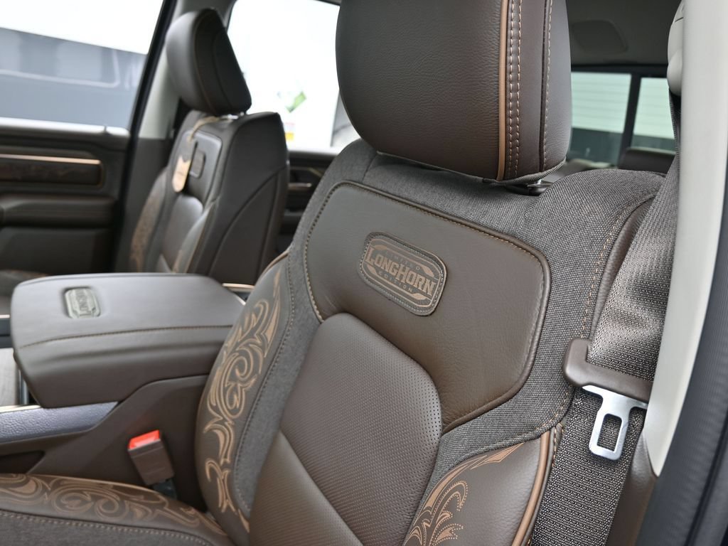 Used 2025 RAM 1500 Limited AWD/4WD image 15