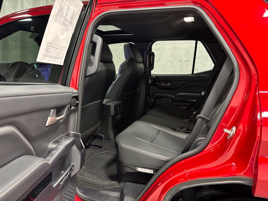 Used 2025 Toyota 4Runner Limited AWD/4WD image 43