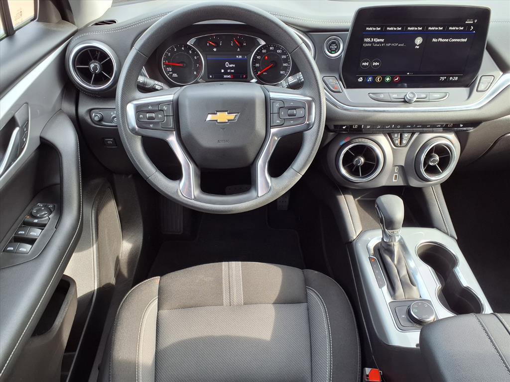 Used 2025 Chevrolet Blazer LT AWD/4WD image 3