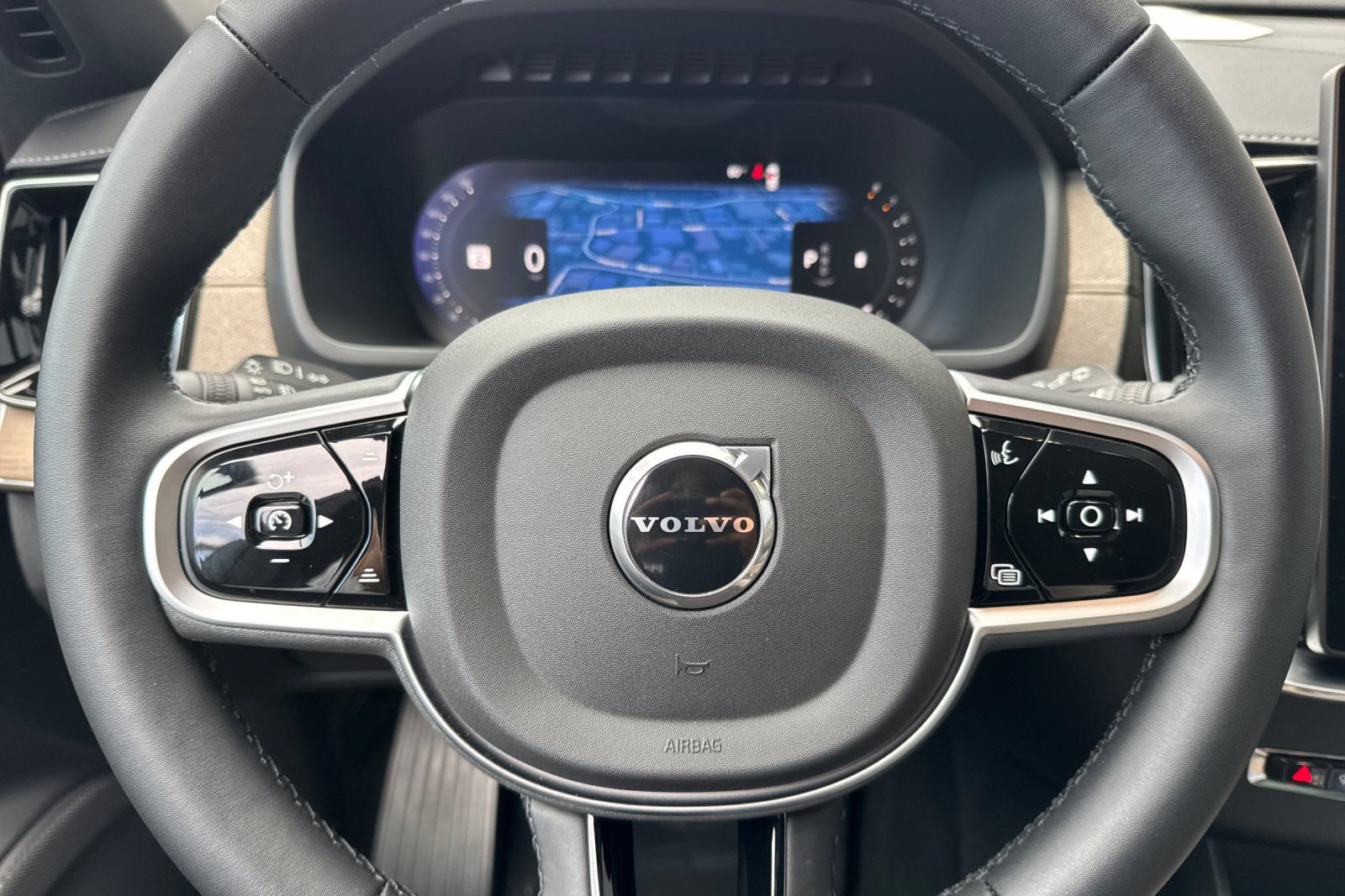 Certified 2026 Volvo XC90 B6 Core AWD/4WD image 27