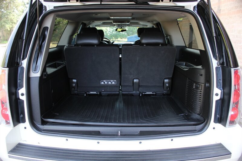 Used 2014 GMC Yukon XL Denali AWD/4WD image 16