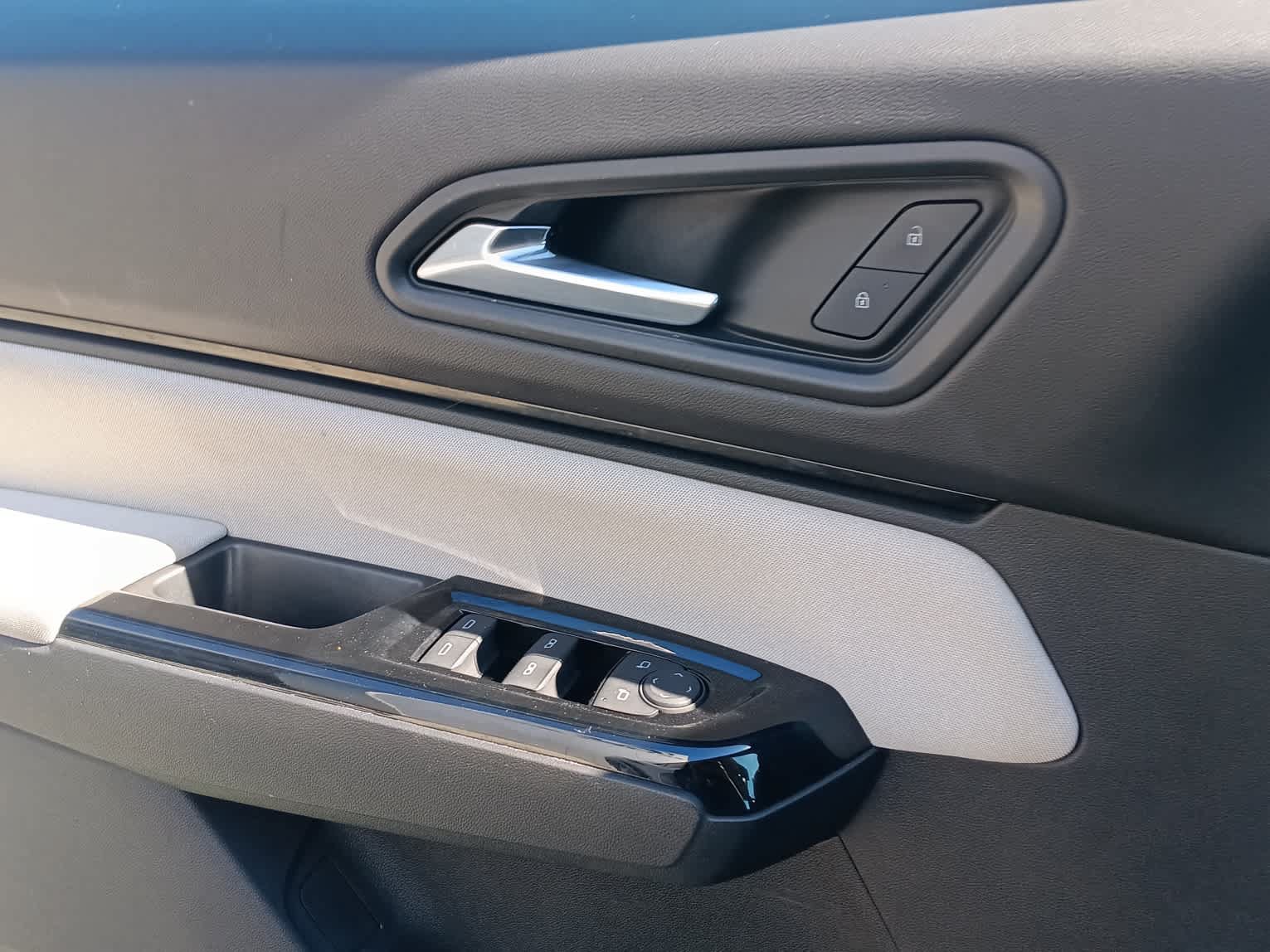Used 2024 Honda Prologue EX image 15