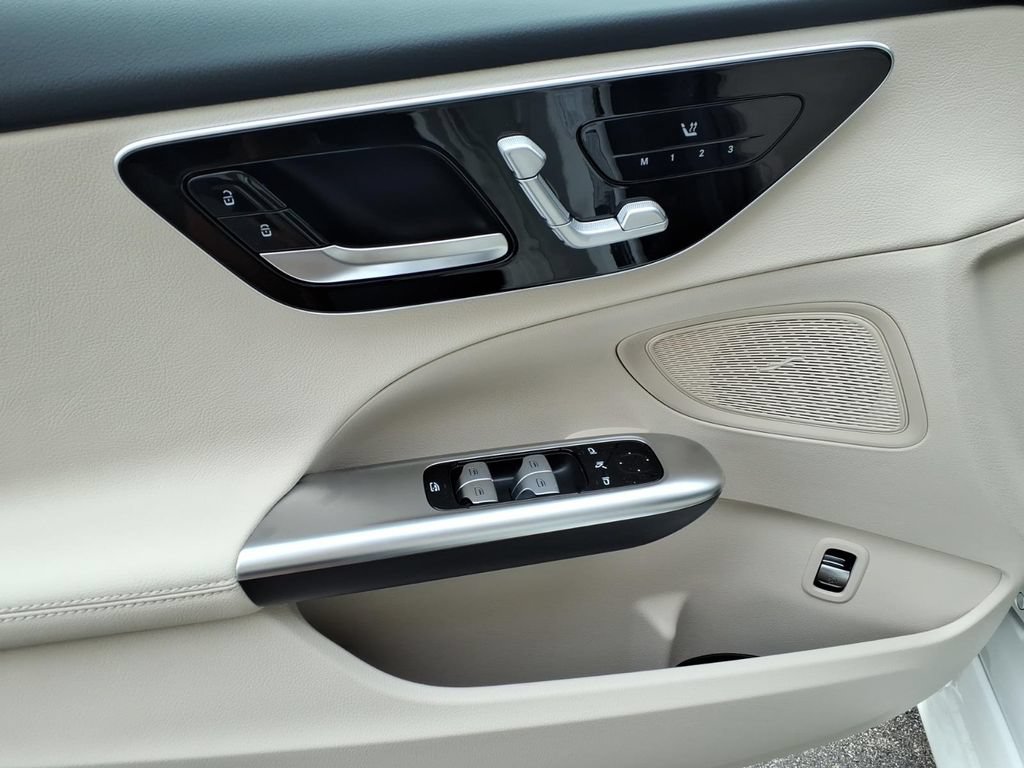 New 2026 Mercedes-Benz C 300 4MATIC Sedan image 12