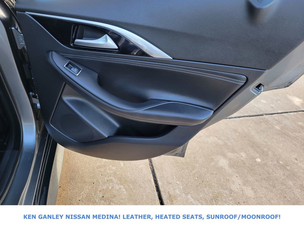 Used 2018 INFINITI QX30 Premium w/ Cargo Package image 48