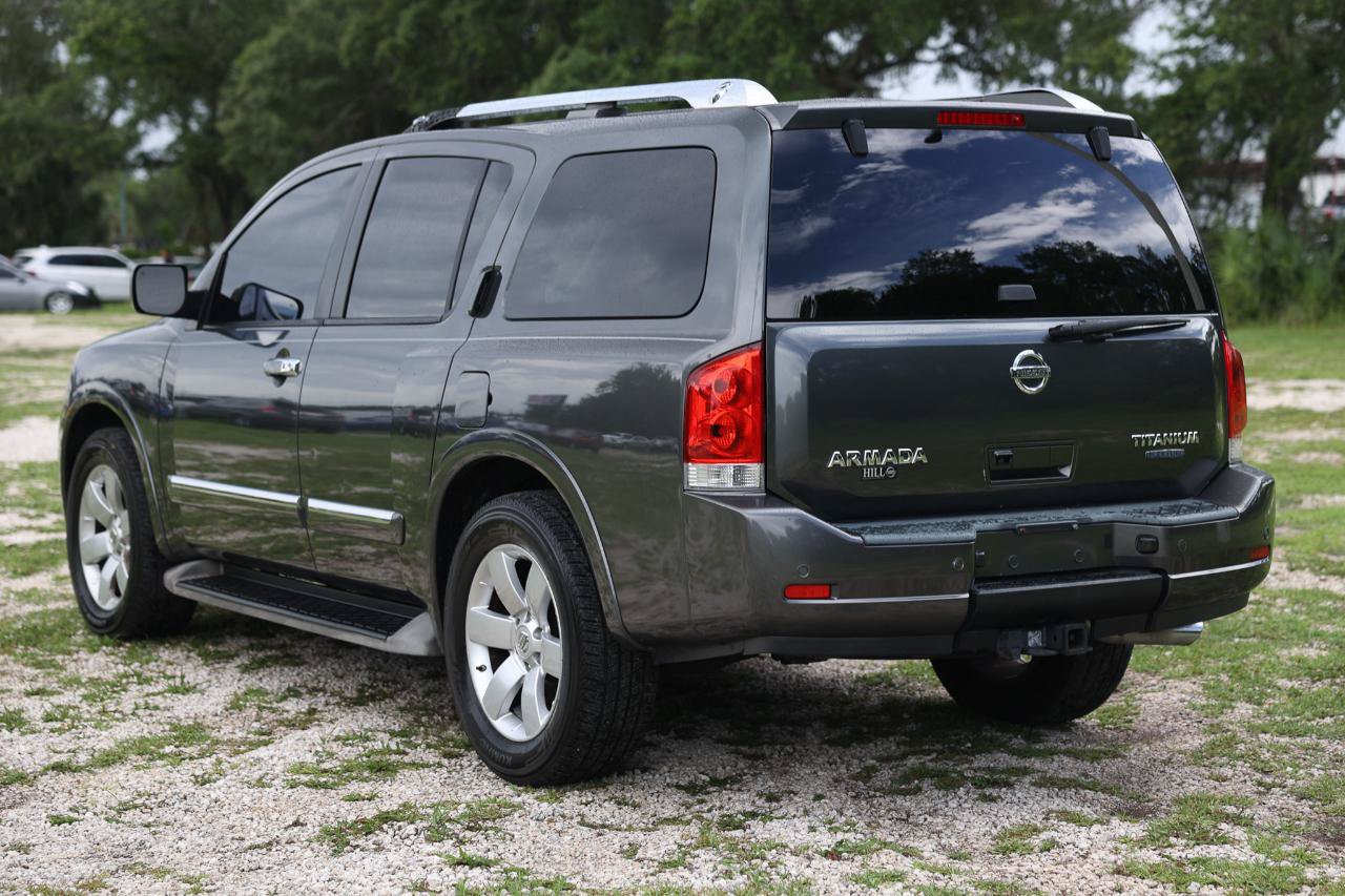 Used 2010 Nissan Armada Titanium RWD image 5