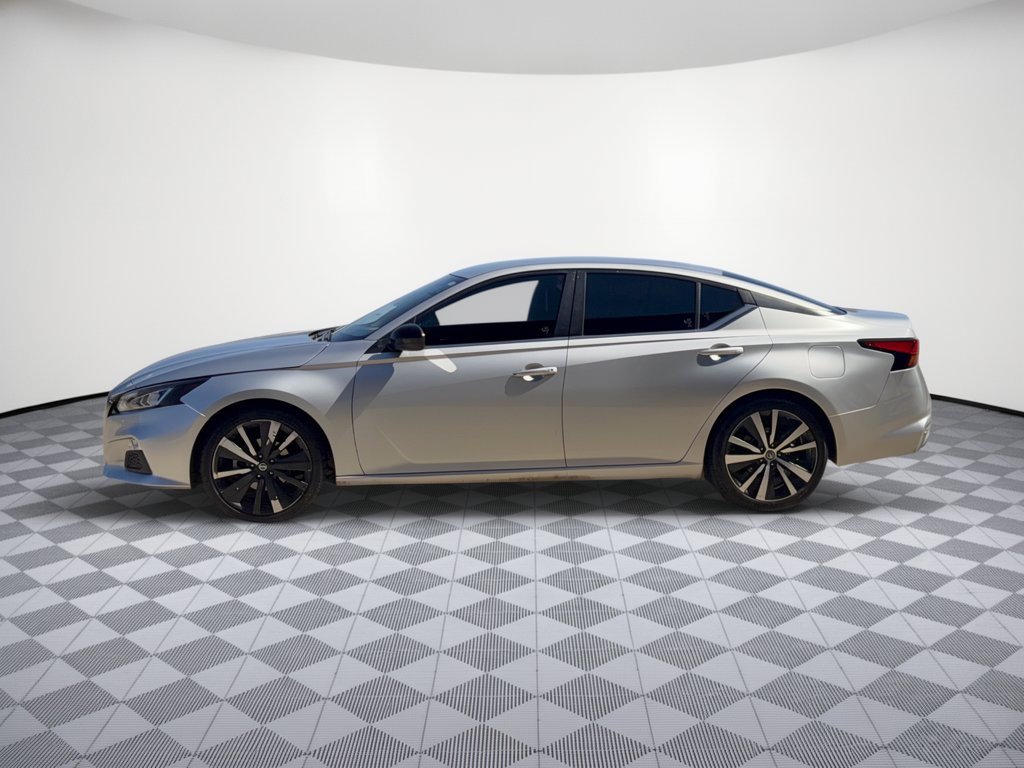 Used 2021 Nissan Altima 2.5 SR FWD image 2