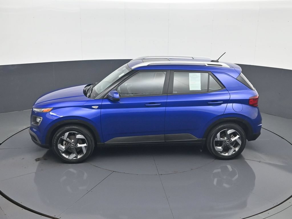 Certified 2024 Hyundai Venue SEL FWD image 21
