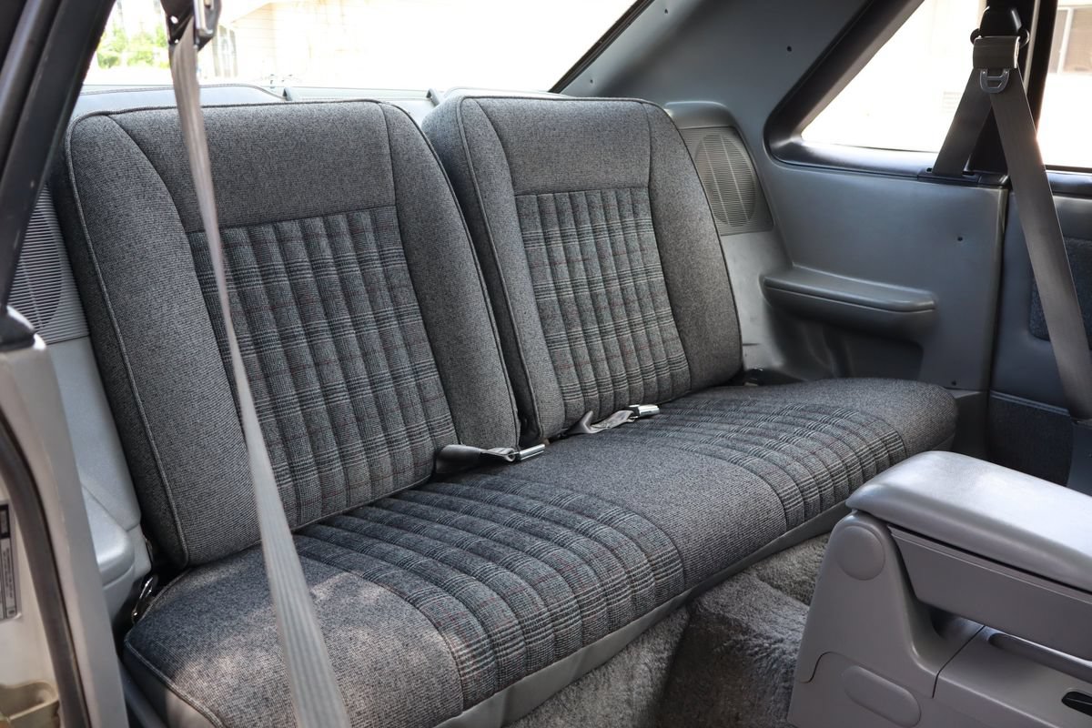 Used 1988 Ford Mustang GT RWD image 19