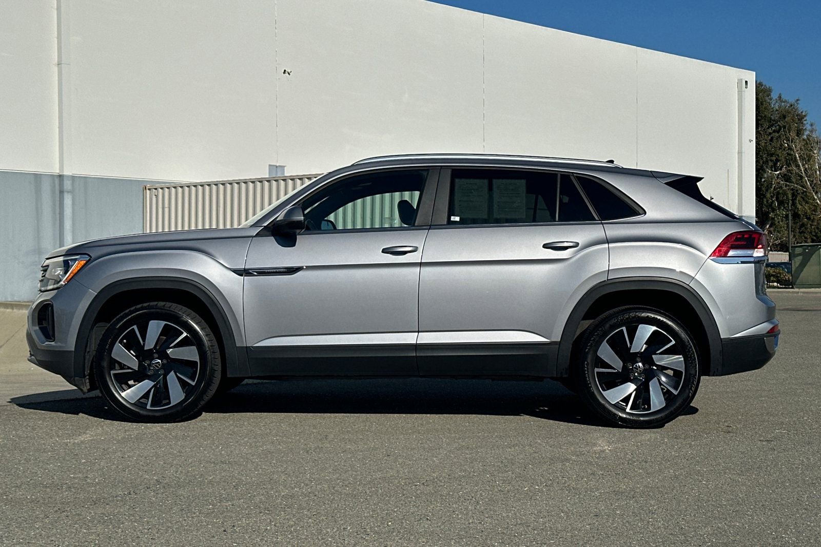 Used 2024 Volkswagen Atlas Cross Sport SE image 7