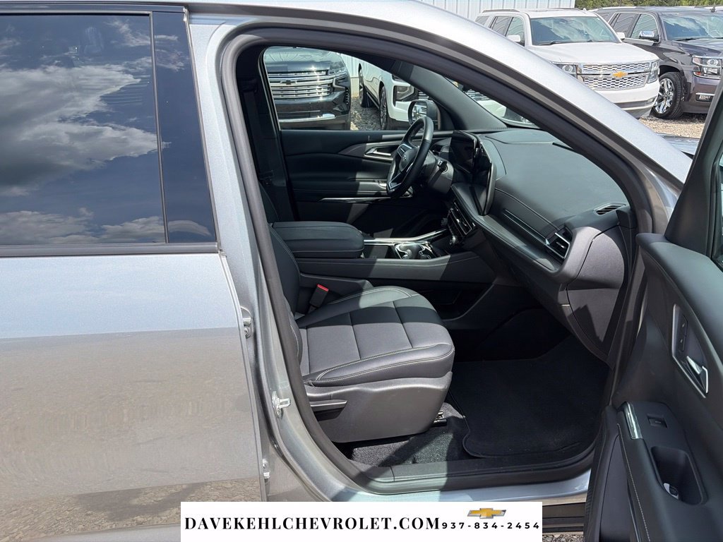 Used 2026 Chevrolet Traverse LT w/ Midnight/Sport Edition AWD/4WD image 23