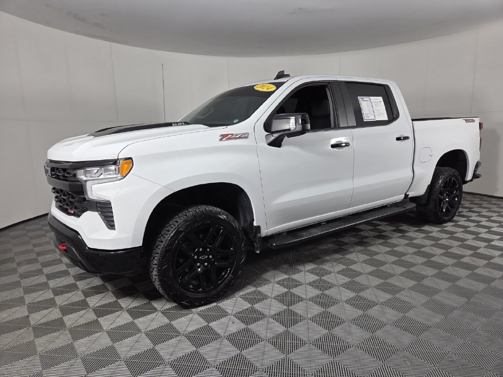 Used 2024 Chevrolet Silverado 1500 LT Trail Boss w/ LT Trail Boss Premium Package AWD/4WD image 9