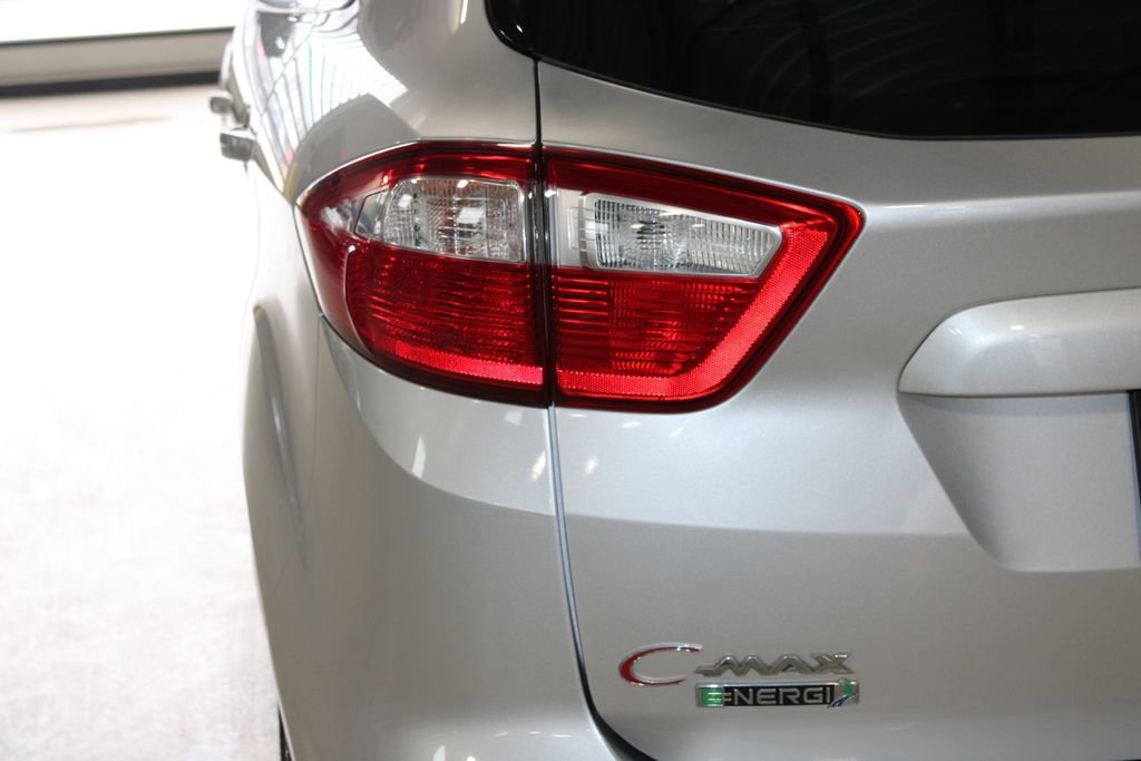 Used 2016 Ford C-MAX Energi SEL w/ Equipment Group 302A FWD image 38