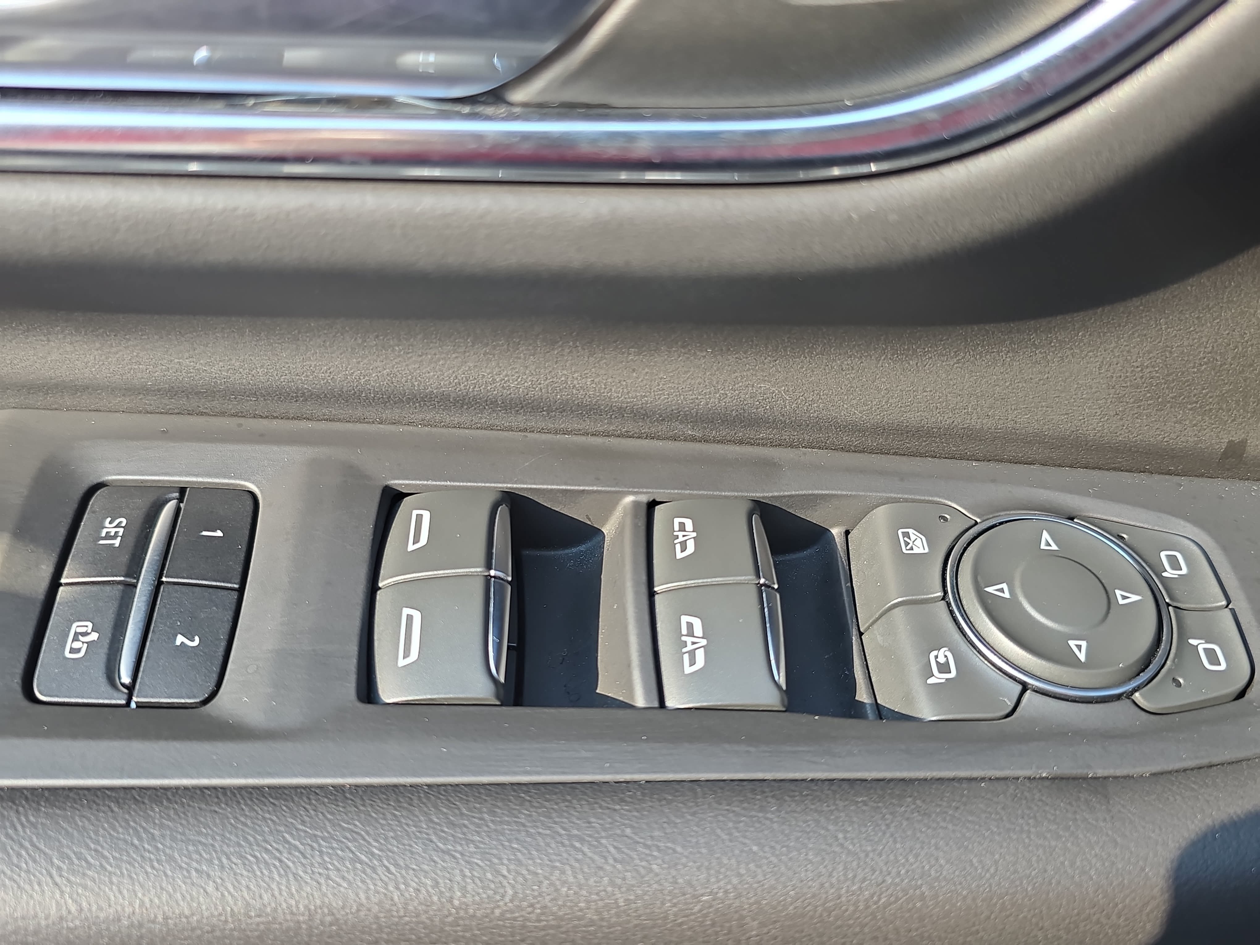 Used 2024 Chevrolet Tahoe Premier AWD/4WD image 29