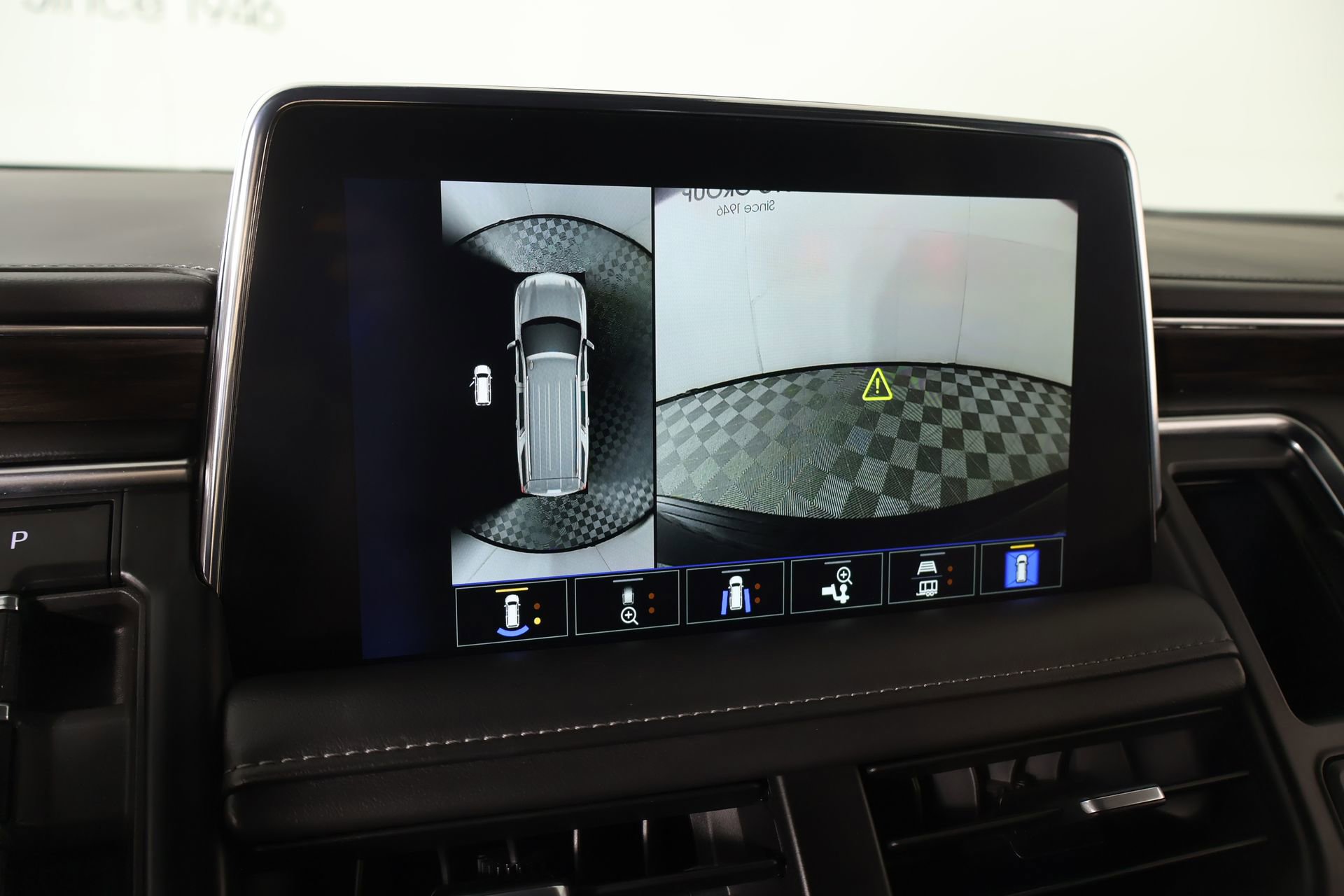 Used 2023 Chevrolet Suburban Z71 w/ Z71 Off-Road Package image 6