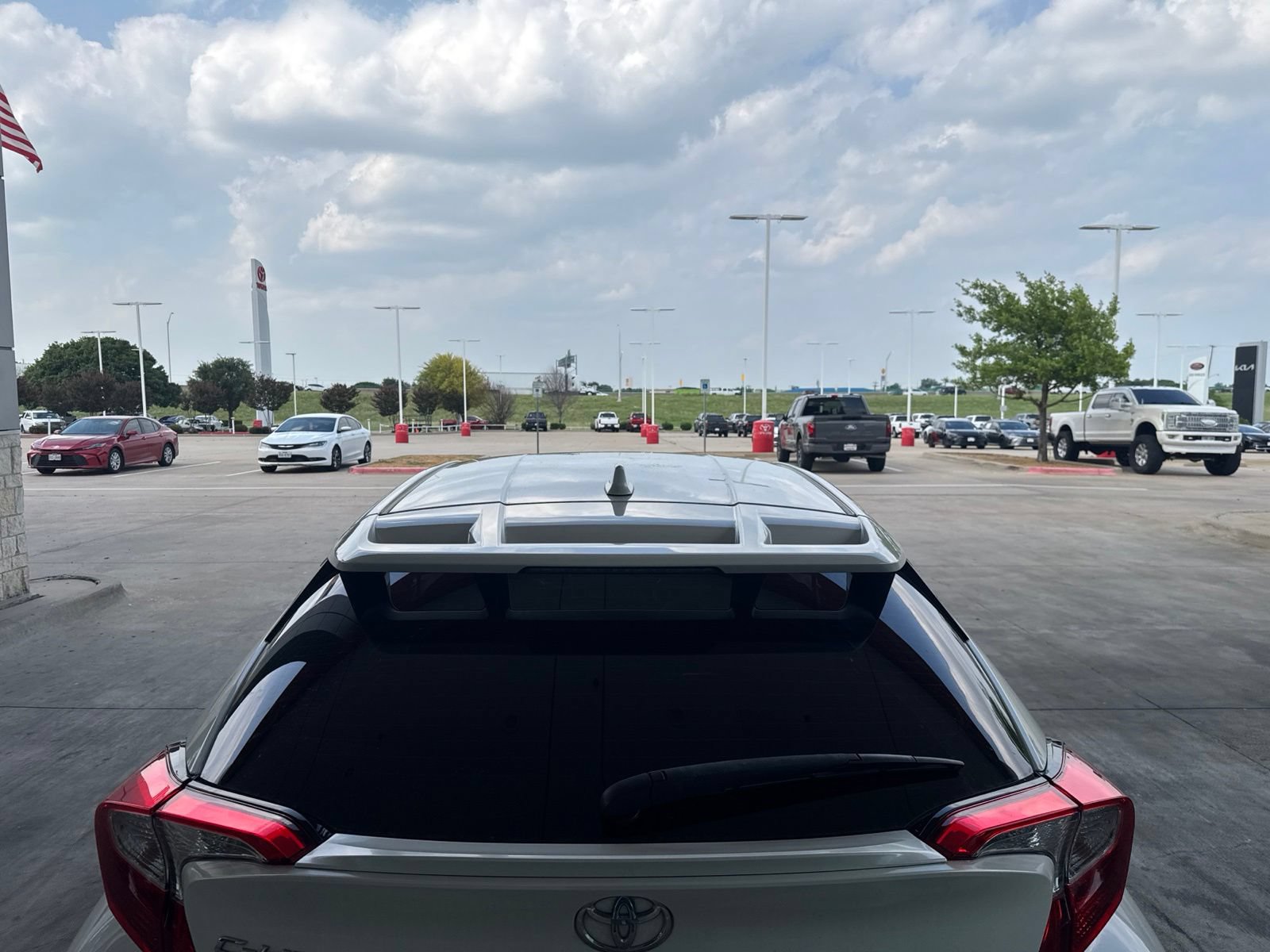 Used 2020 Toyota C-HR LE FWD image 15