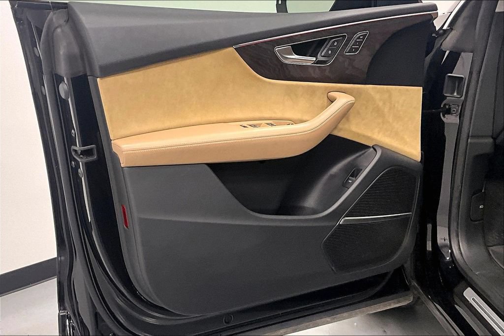 Used 2019 Audi Q8 Prestige AWD/4WD image 18