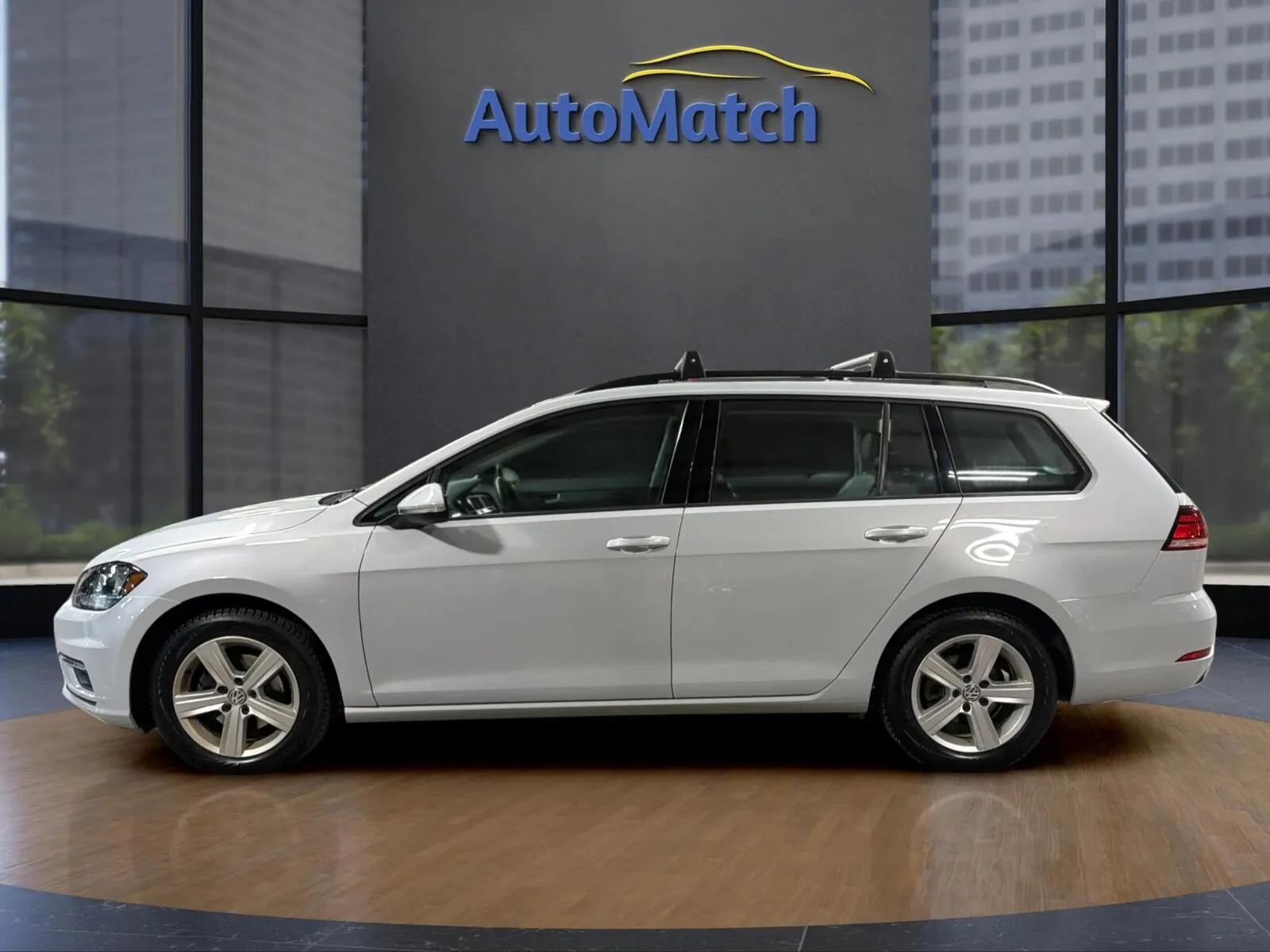 Used 2018 Volkswagen Golf SE image 6
