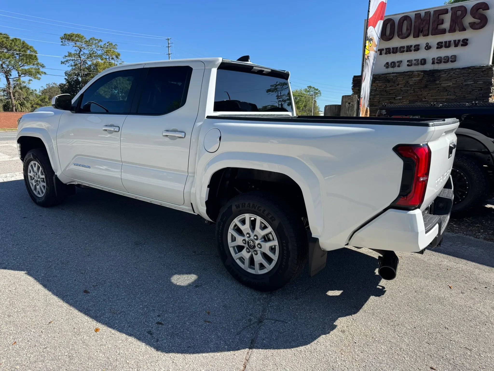 Used 2025 Toyota Tacoma SR5 image 4