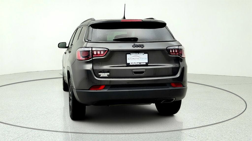 Used 2022 Jeep Compass Latitude AWD/4WD image 6