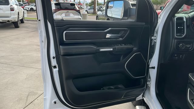 Used 2023 RAM 1500 Laramie AWD/4WD image 5