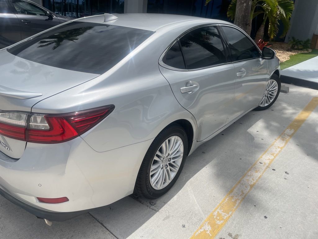 Used 2016 Lexus ES 350 w/ Premium Package w/Wood Trim FWD image 7