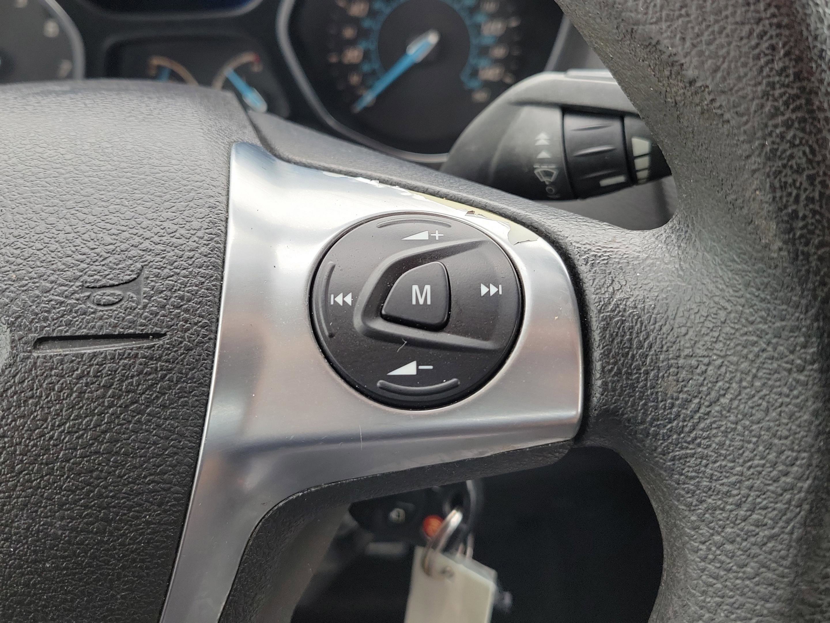 Used 2012 Ford Focus SE FWD image 29