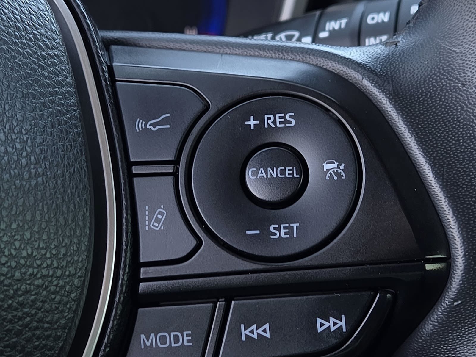Used 2019 Toyota Corolla XSE FWD image 18