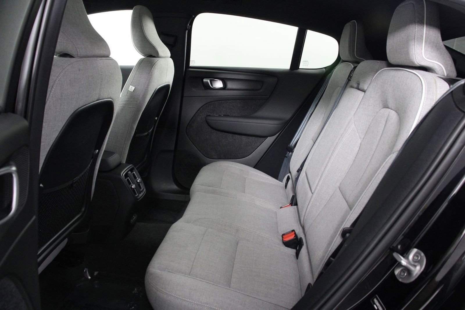 Used 2023 Volvo C40 P8 Recharge Ultimate image 30