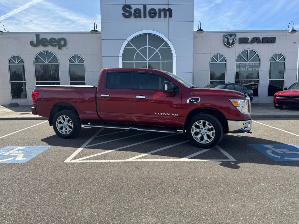 Used 2017 Nissan Titan SV RWD image 1