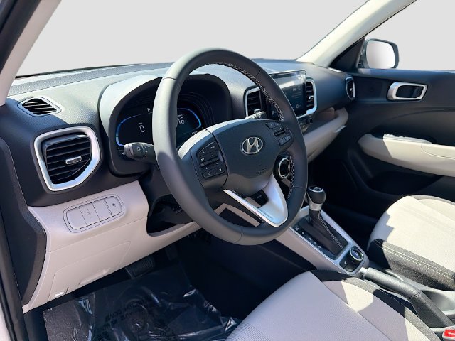 New 2026 Hyundai Venue SEL FWD image 9