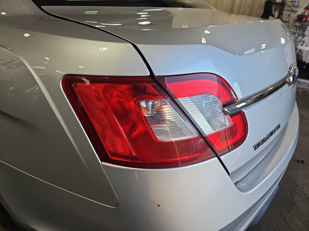 Used 2012 Ford Taurus SE FWD image 35