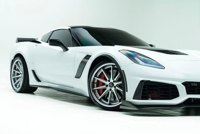 Used 2016 Chevrolet Corvette Z06 w/ 3LZ Preferred Equipment Group image 3