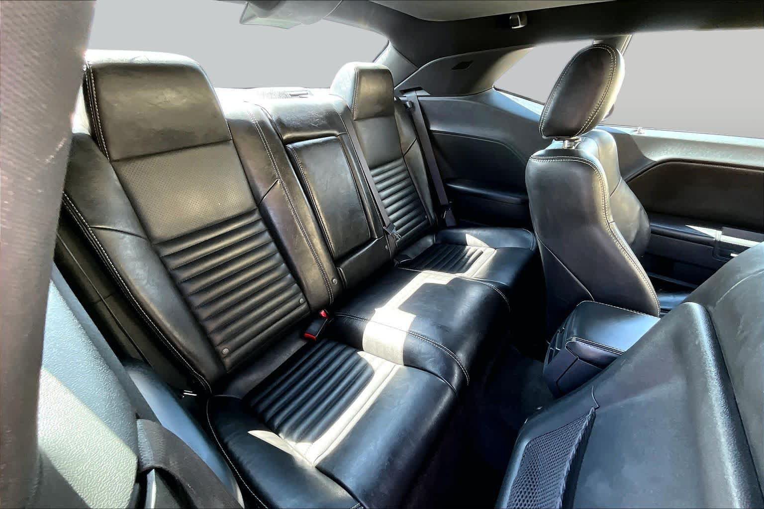 Used 2010 Dodge Challenger SE RWD image 20