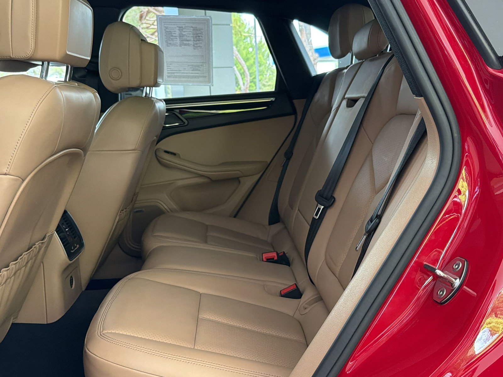 Used 2019 Porsche Macan AWD/4WD image 15