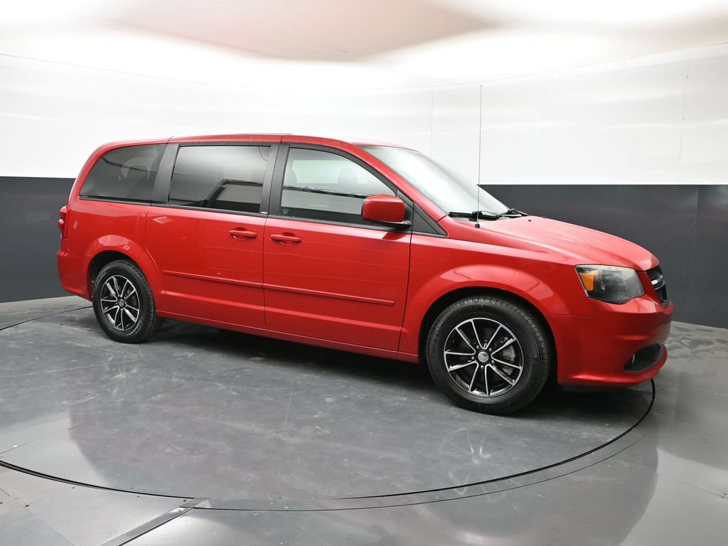 Used 2014 Dodge Grand Caravan SXT w/ UConnect Hands-Free Group