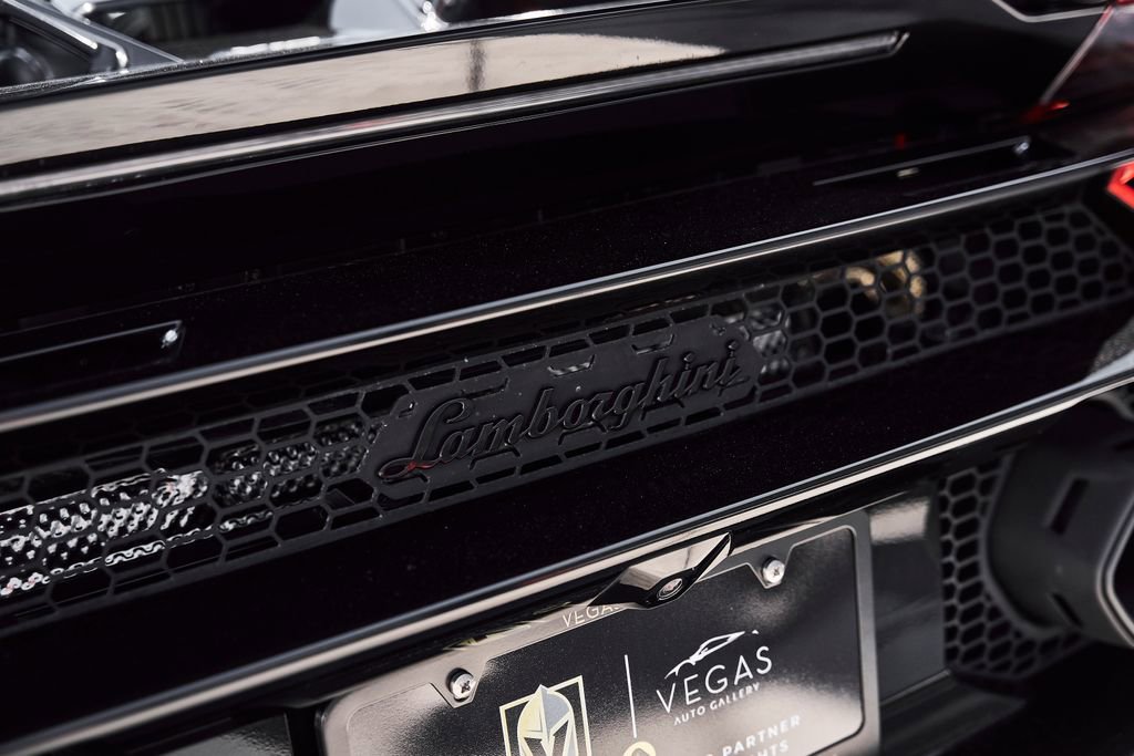 Used 2023 Lamborghini Huracan Tecnica image 16