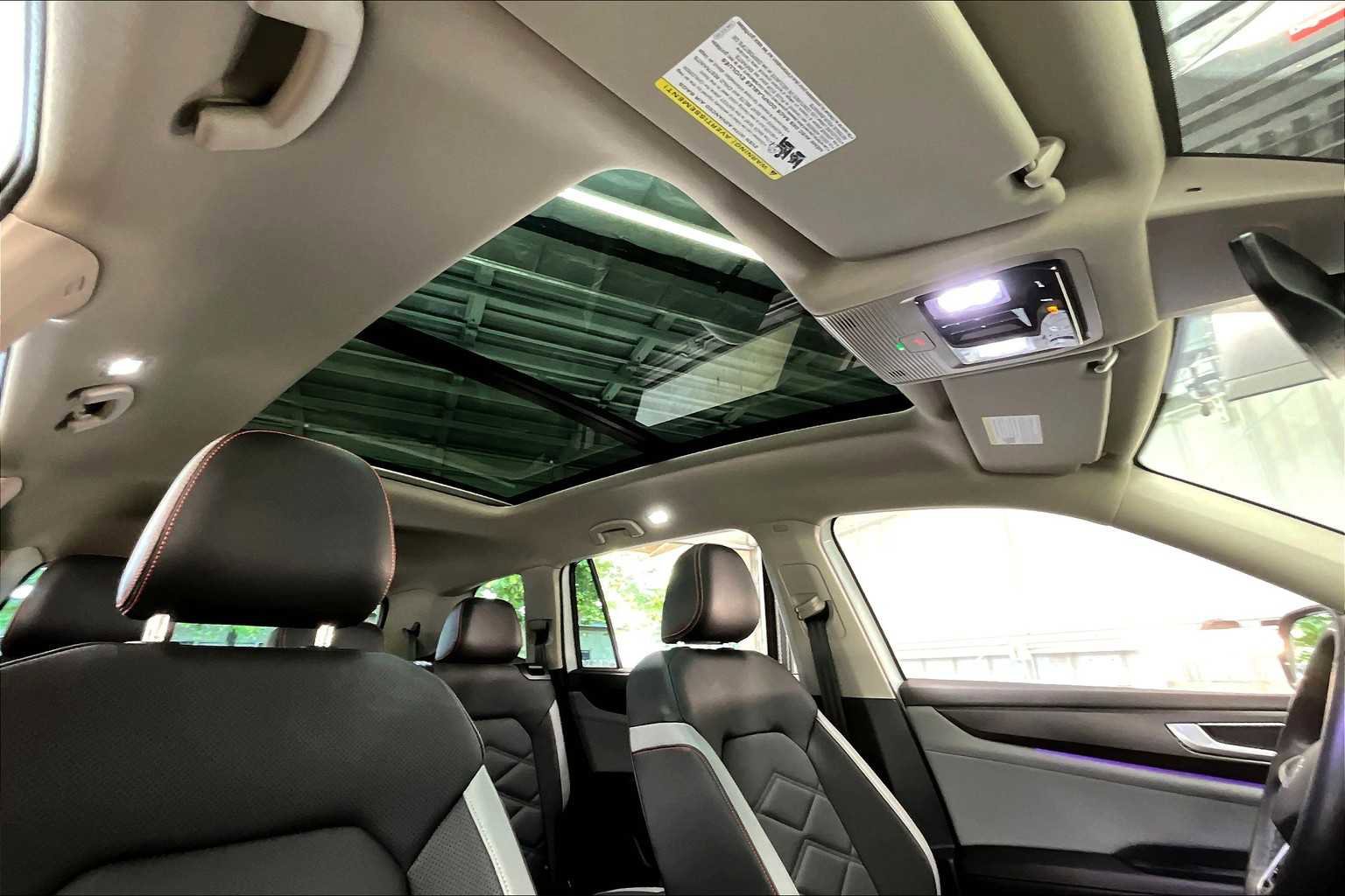 Used 2025 Volkswagen Atlas Peak Edition SE image 25