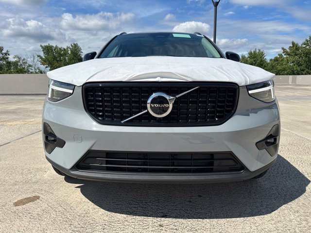 New 2026 Volvo XC40 B5 Ultra w/ Protection Package Premier AWD/4WD image 2