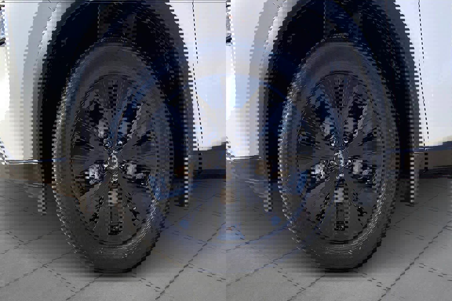 Used 2023 Nissan Rogue SV image 11