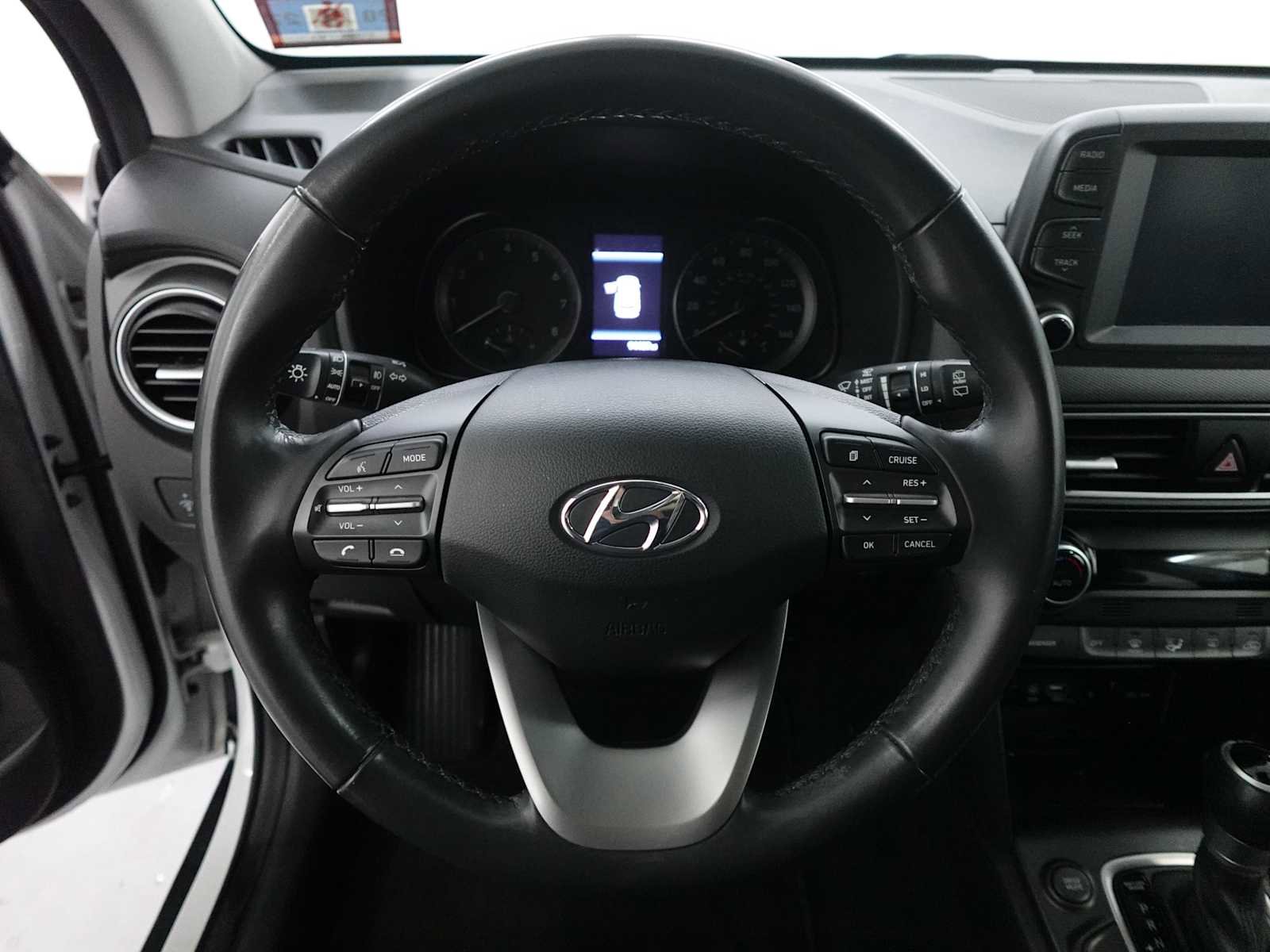 Used 2021 Hyundai Kona Limited AWD/4WD image 16