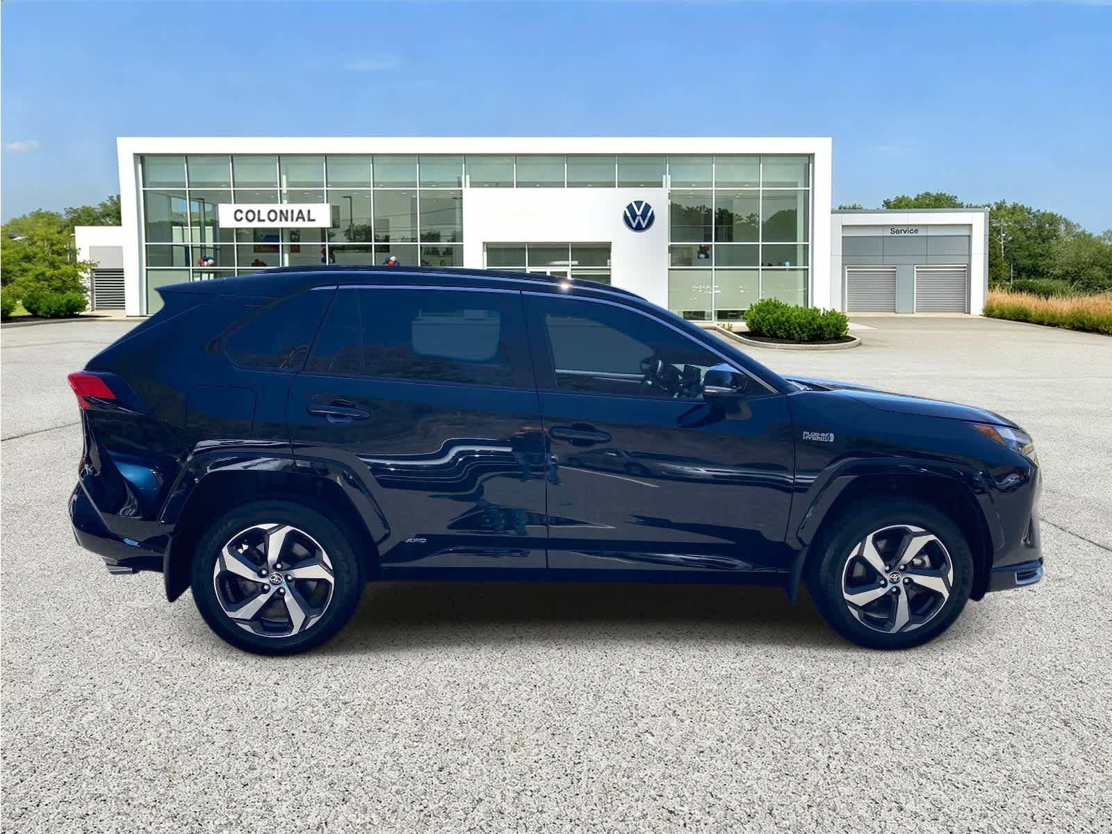 Used 2024 Toyota RAV4 SE w/ Weather & Moonroof Package AWD/4WD image 6