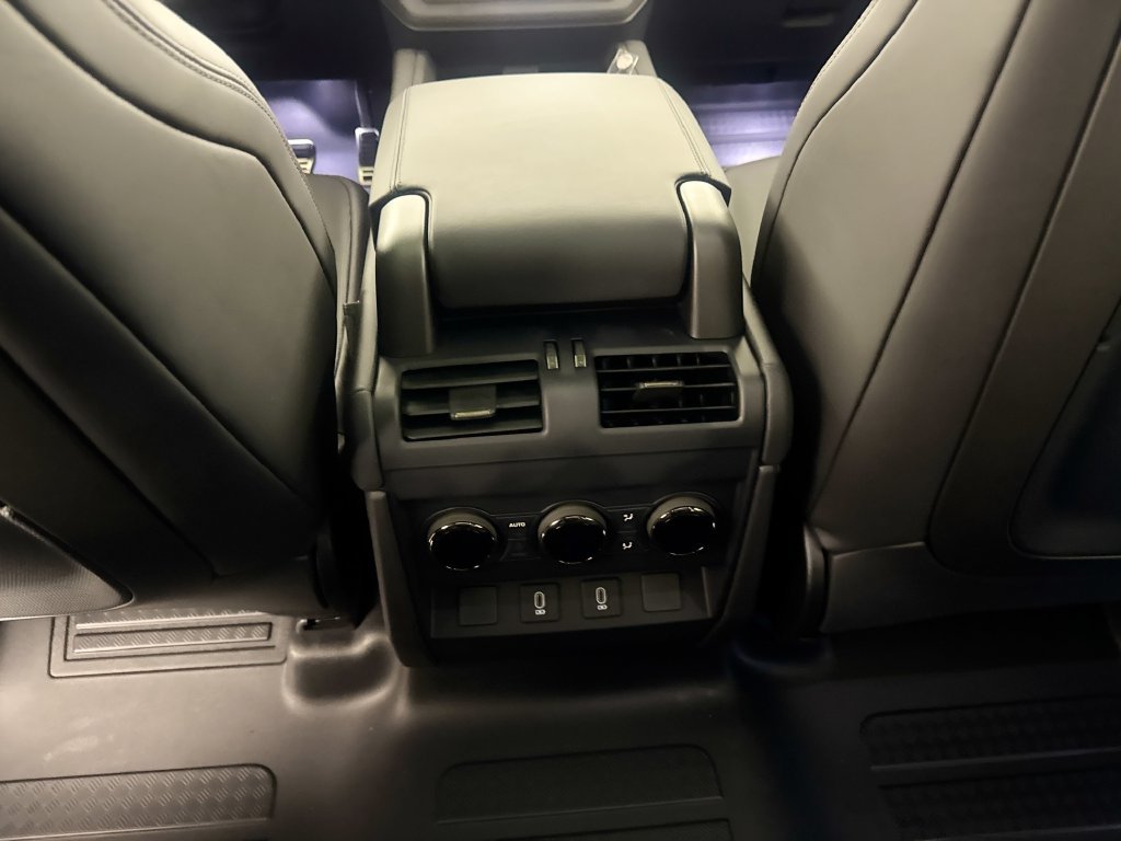 New 2026 Land Rover Defender 110 OCTA AWD/4WD image 22