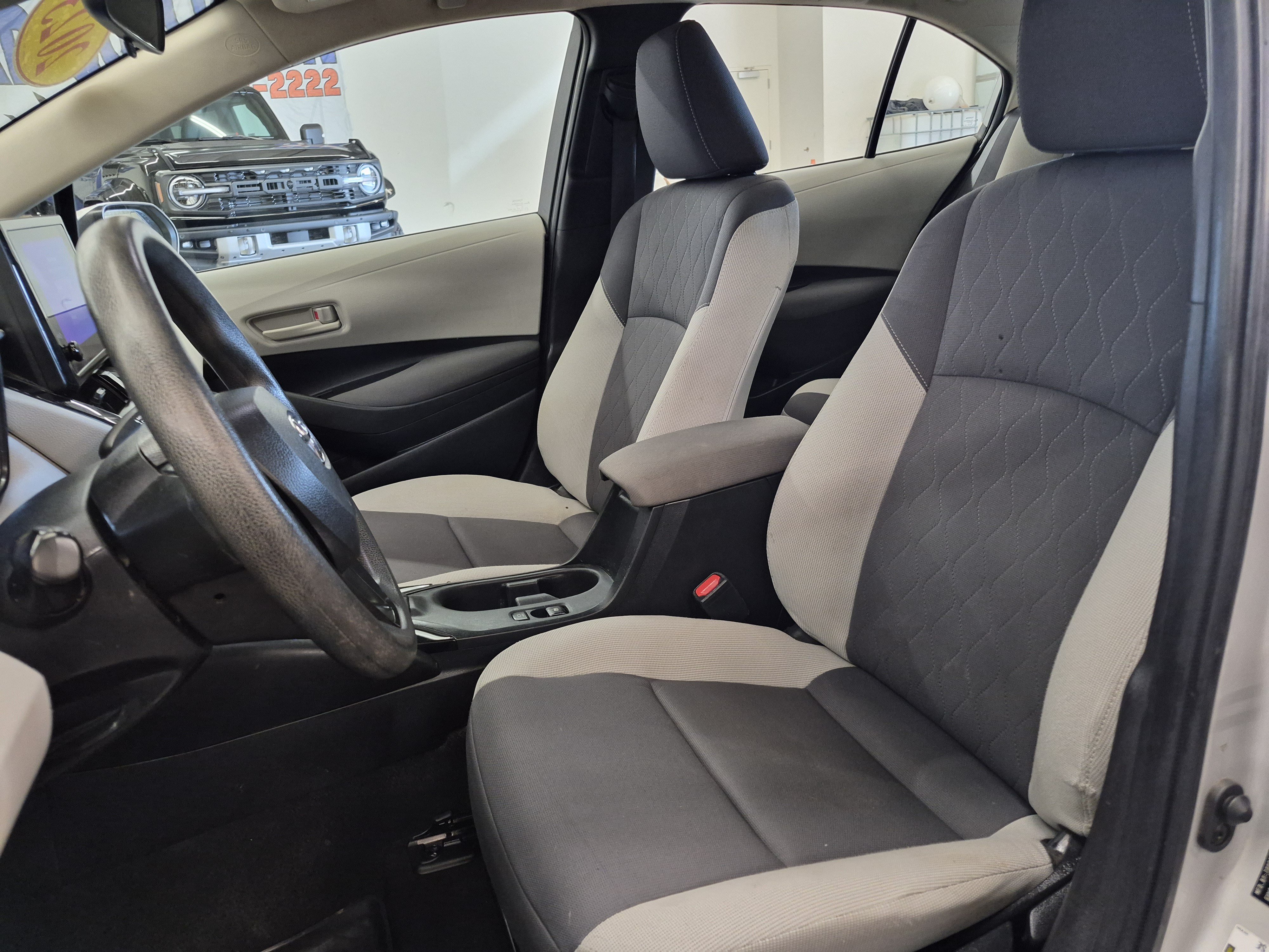 Used 2023 Toyota Corolla LE FWD image 11