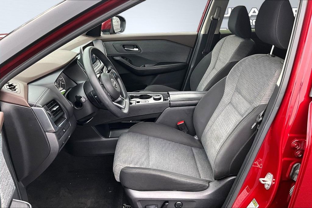 Used 2023 Nissan Rogue SV image 24