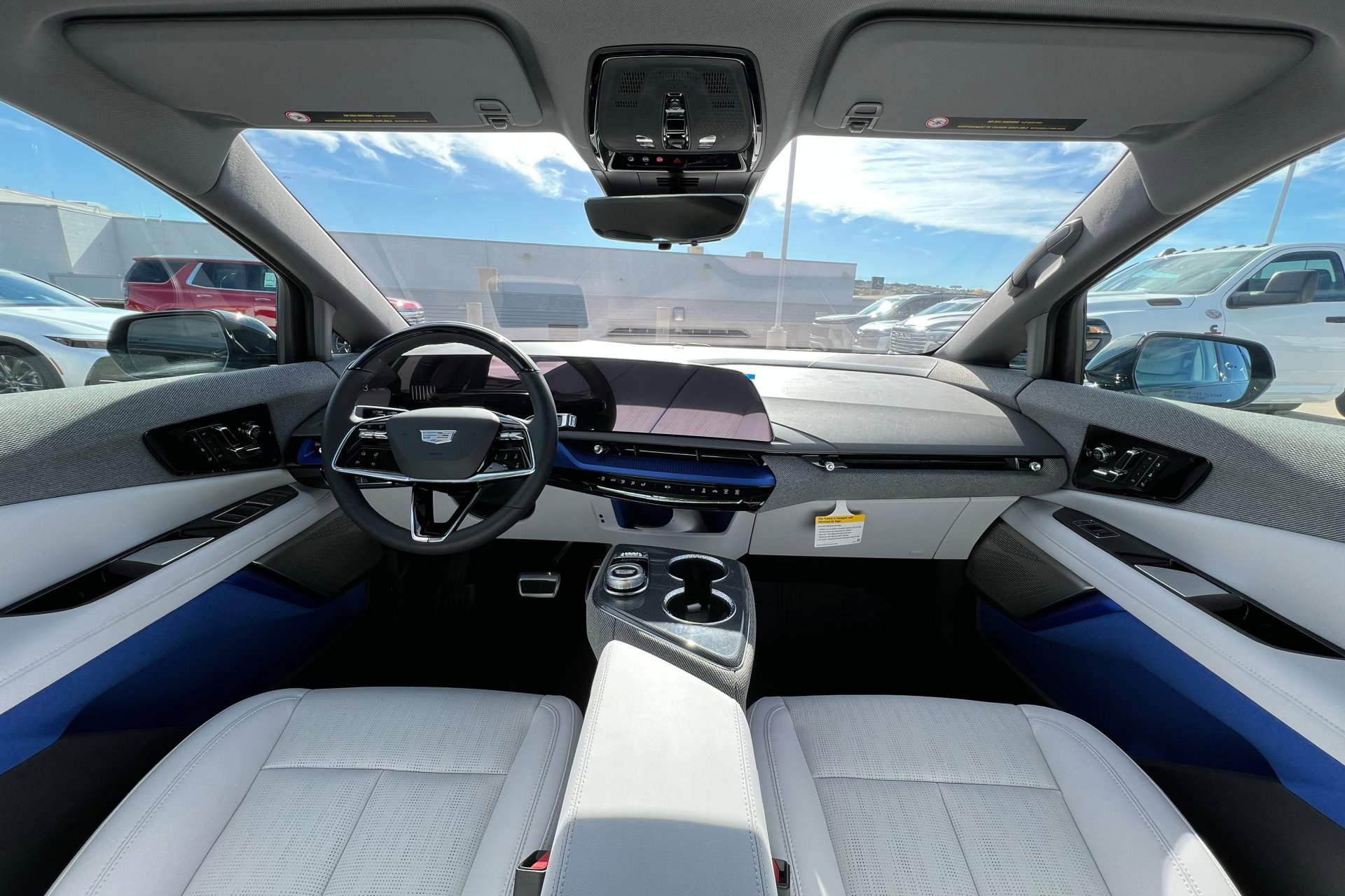 New 2026 Cadillac Optiq Sport 2 w/ LPO, Floor Liner Package AWD/4WD image 10