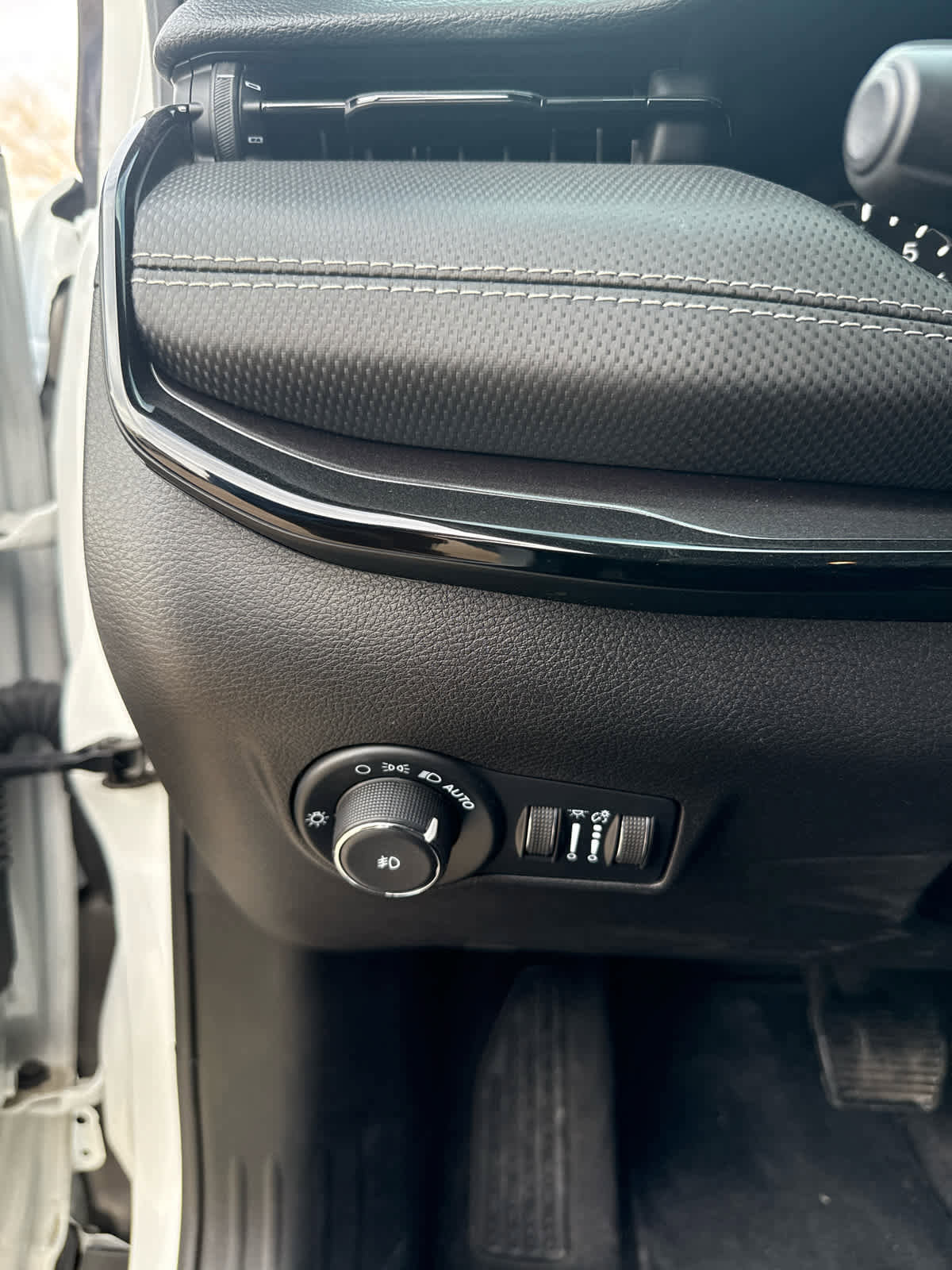 Used 2023 Jeep Compass Altitude image 16