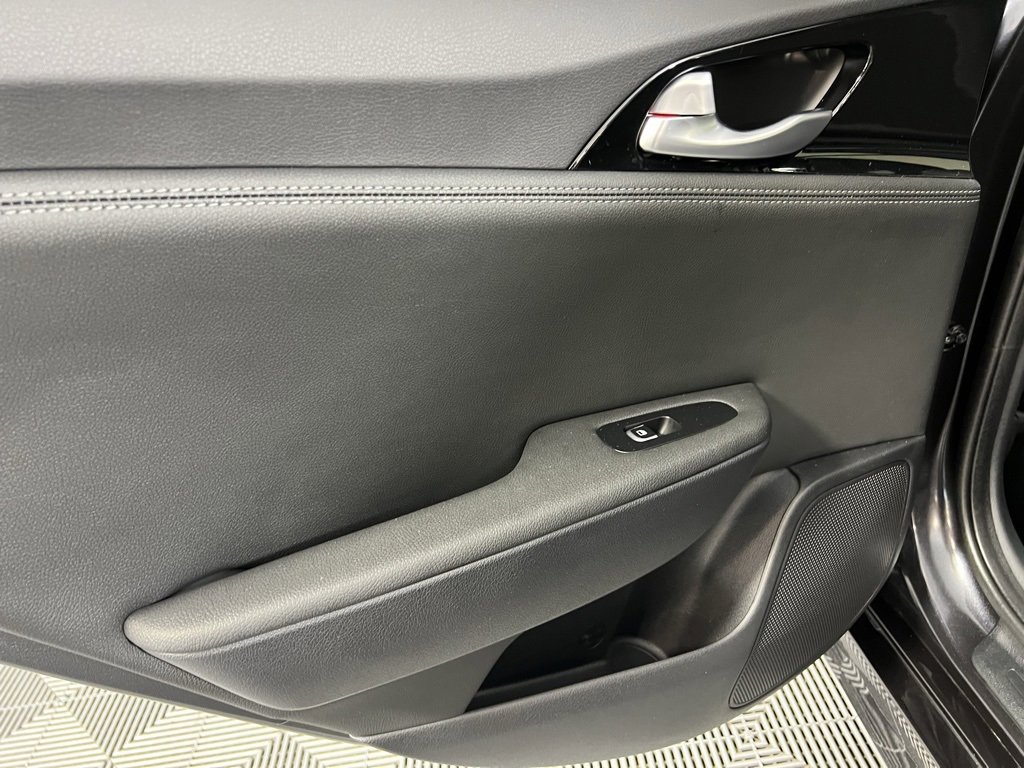 Used 2021 Kia Stinger GT-Line image 27