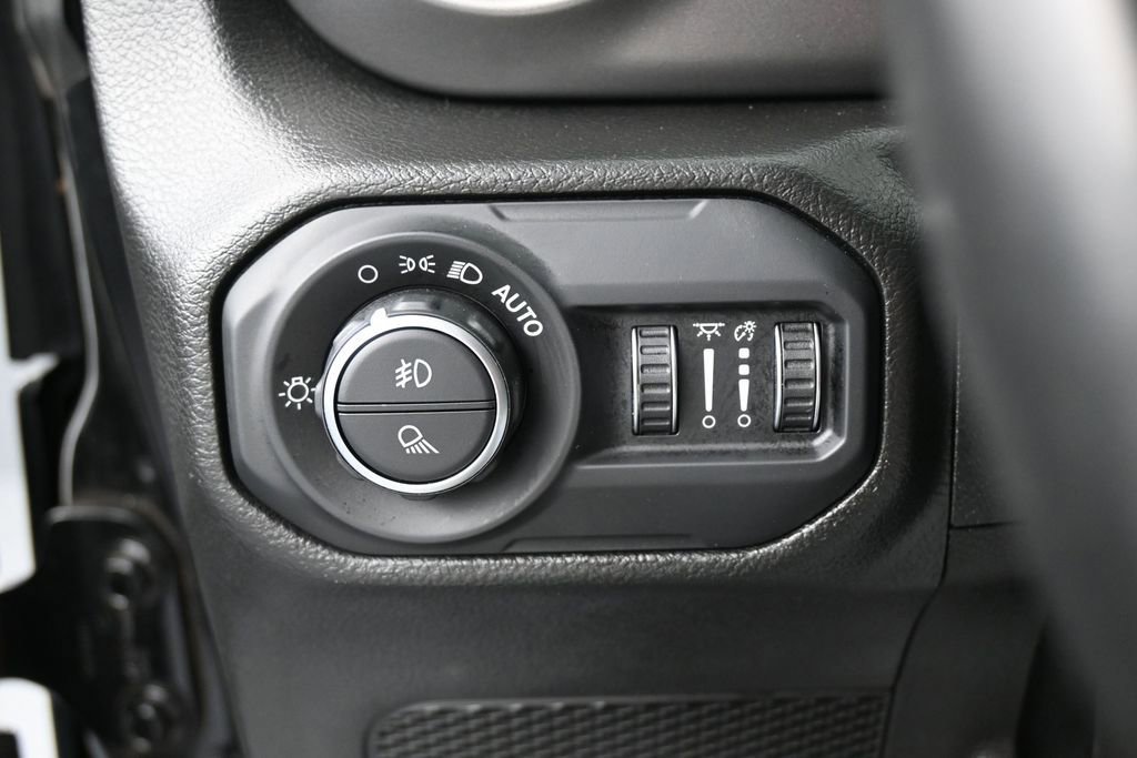Used 2021 Jeep Gladiator Sport AWD/4WD image 16