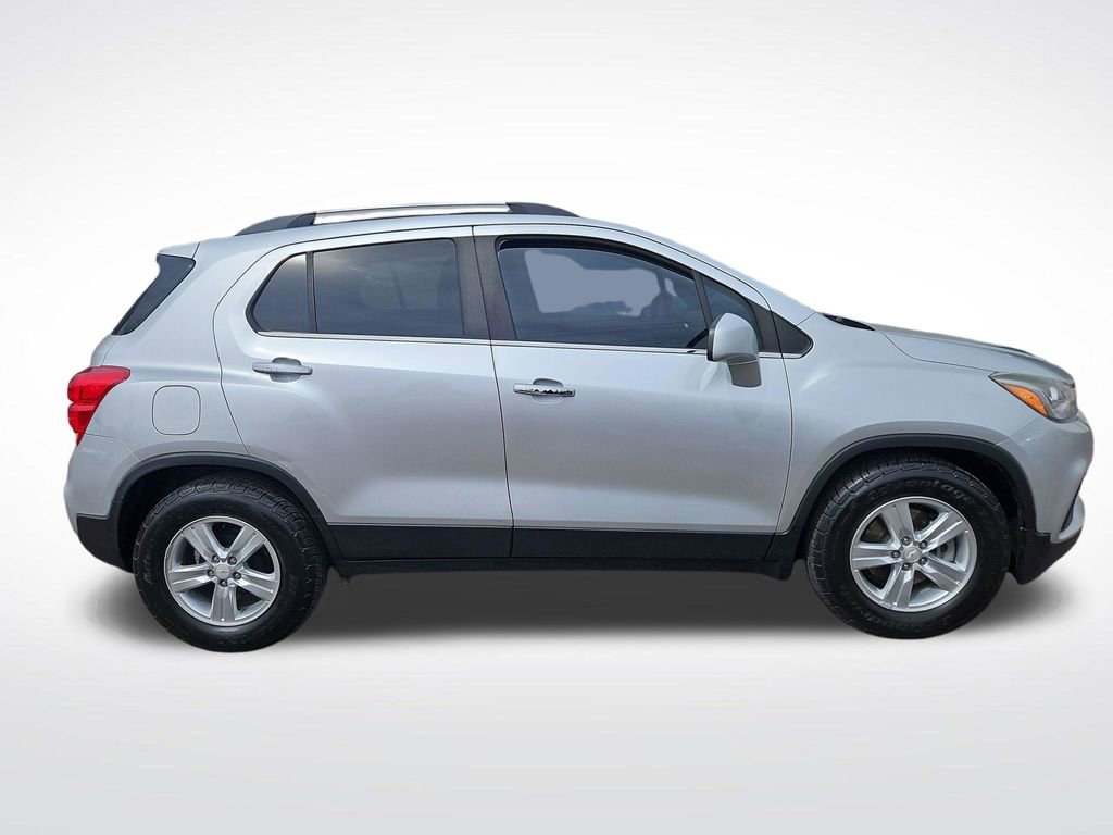 Used 2018 Chevrolet Trax LT w/ LT Convenience Package FWD image 6